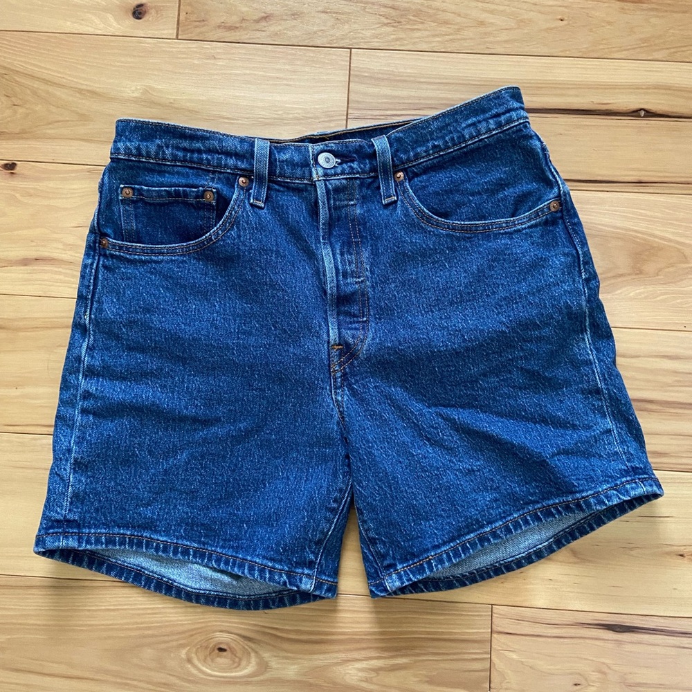 Levi’s 501® Mid Thigh Women’s Shorts